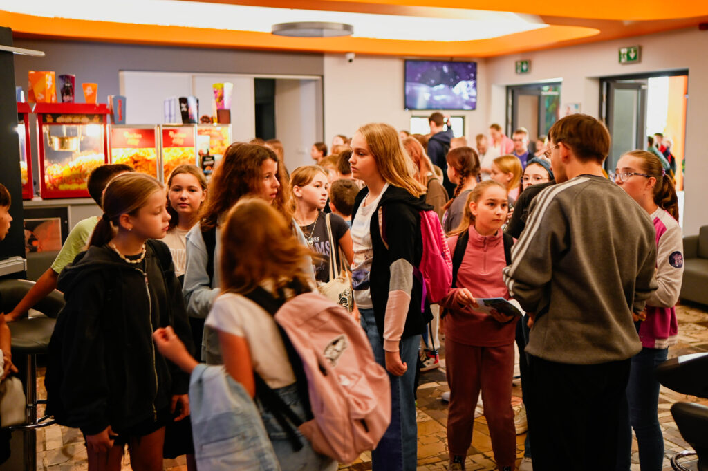 seanse grupowe w kinie kosmos